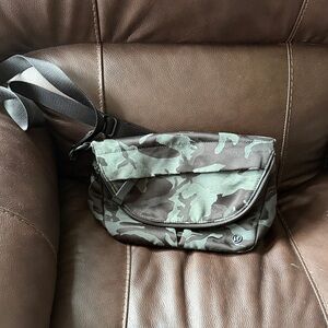 lululemon athletica Green Camouflage Belt Bag